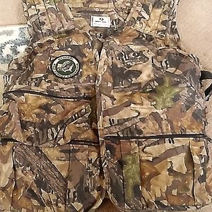 Mossy Oak National Wild Turkey Federation Turkey Vest with Attached Seat.
